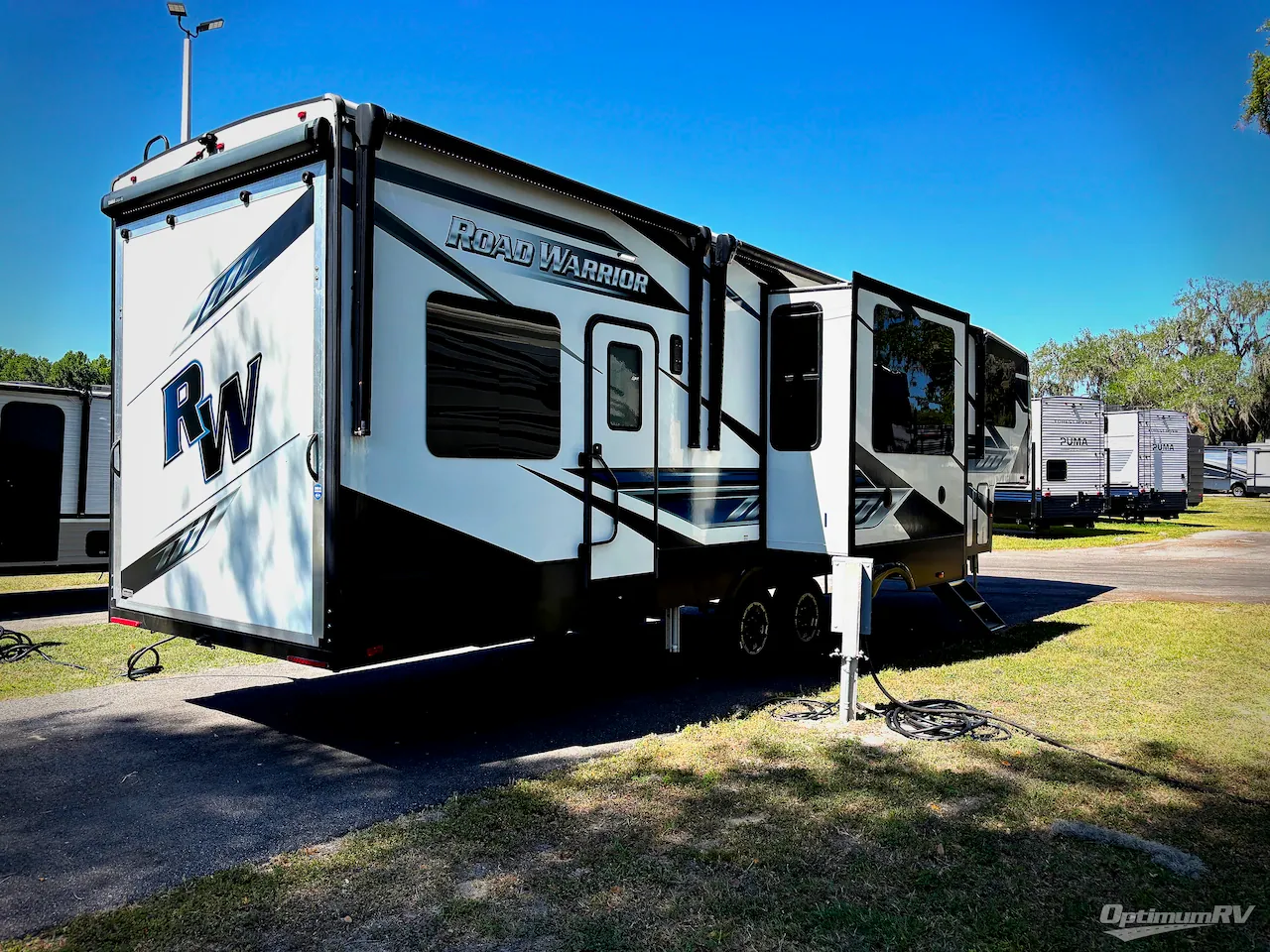 2022 Heartland Road Warrior 375 - Photo 3