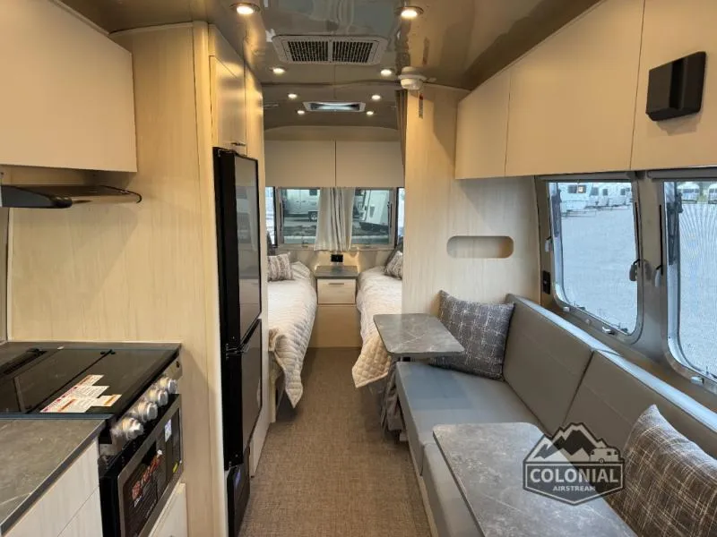 2026 Airstream Flying Cloud 23FB - Photo 4