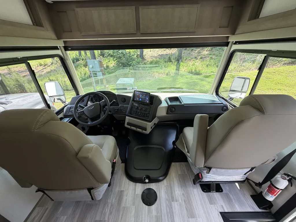 2027 Forest River Georgetown 3 Series GT3 33B3, Photos photo 14