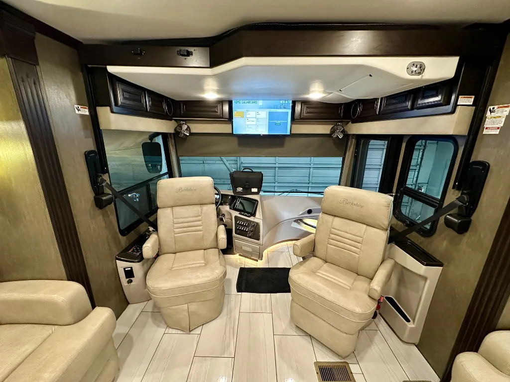 2021 Forest River Berkshire XL 40D - Photo 4
