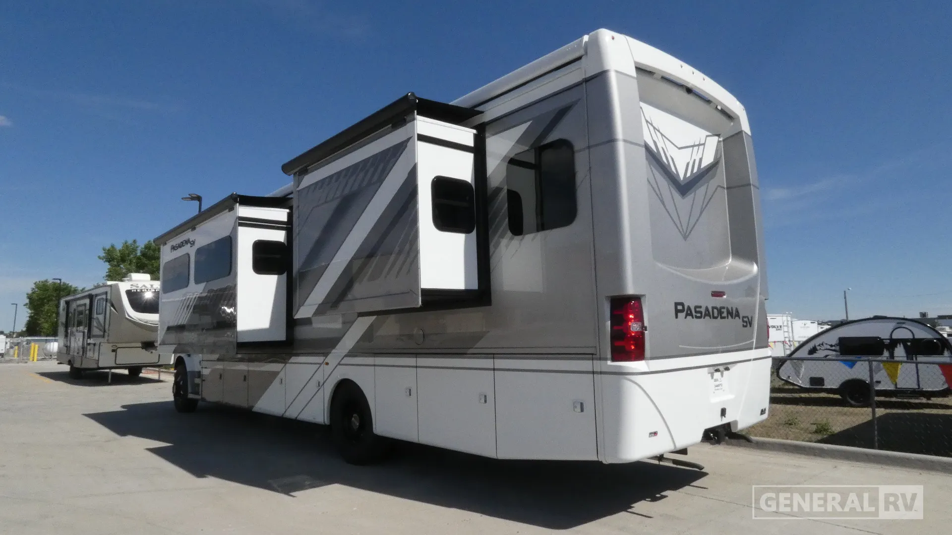 2027 Thor Motor Coach Pasadena SV 38DX - Photo 4