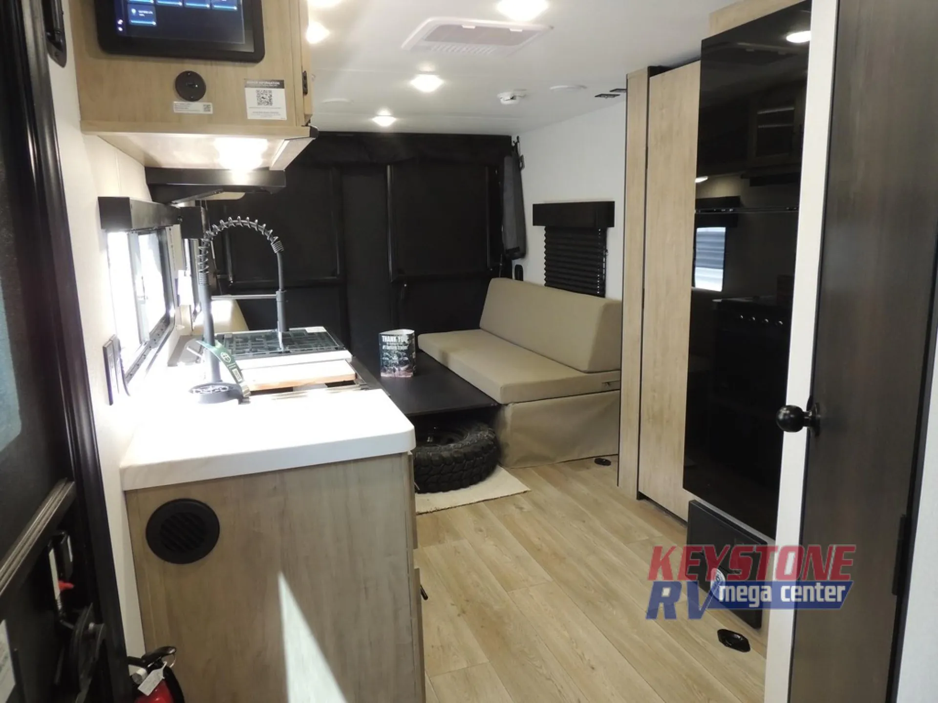 2027 Forest River Cherokee Grey Wolf 22RR — Photo 7