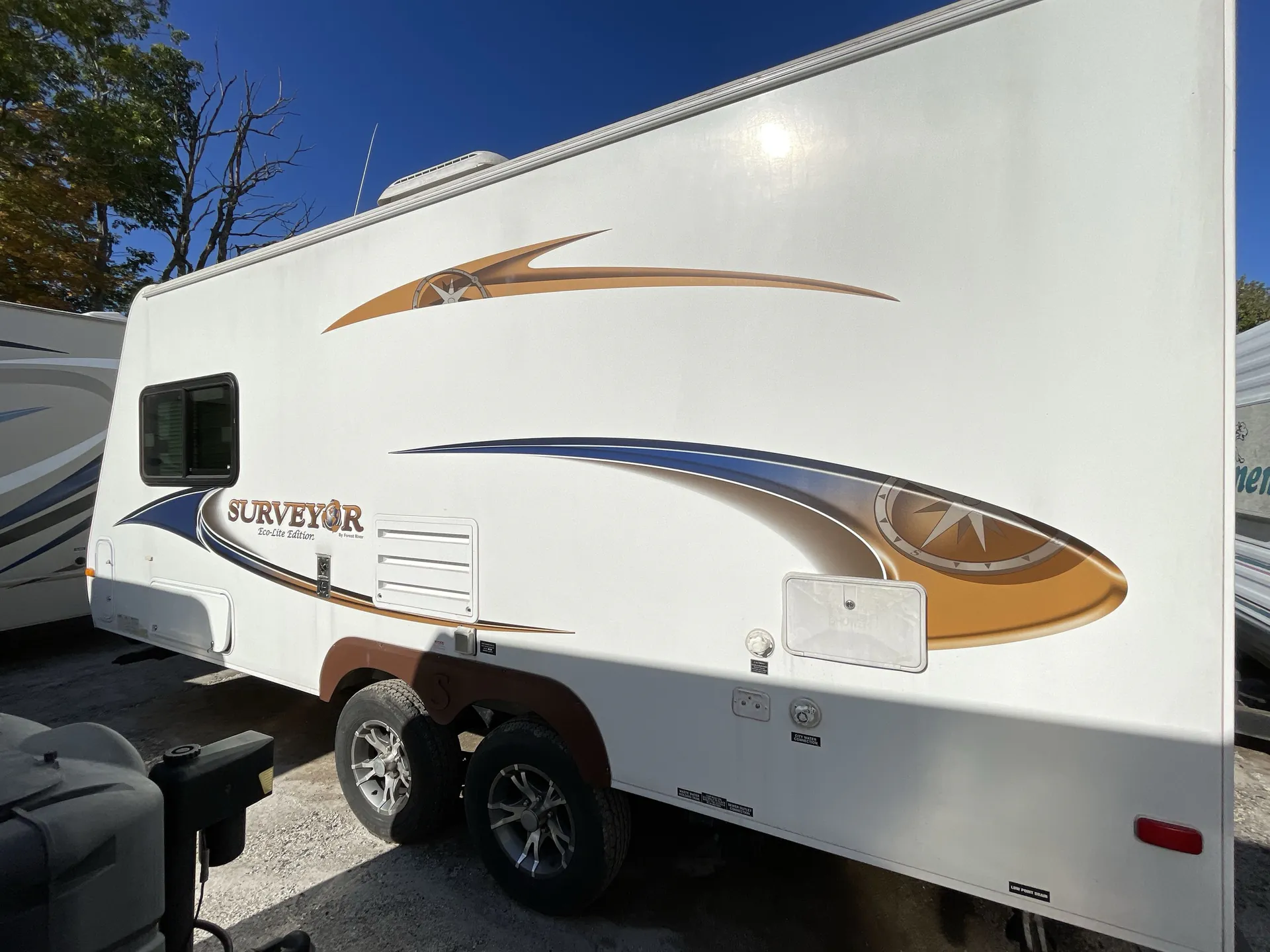 2012 Forest River Surveyor 192T — off campside