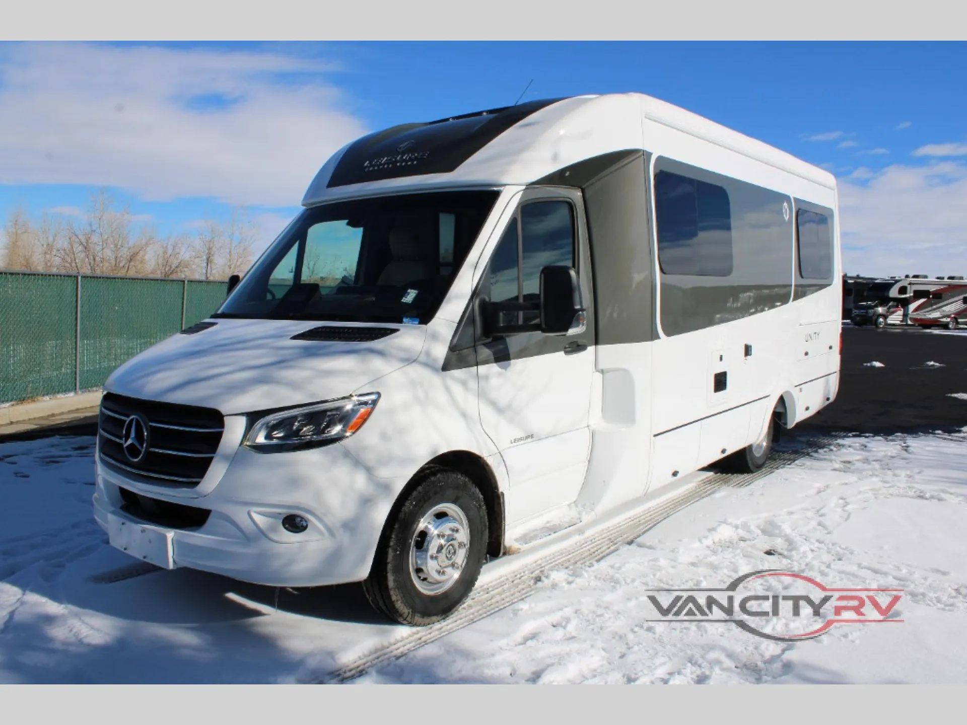 2026 Leisure Travel Unity U24TB - Photo 2