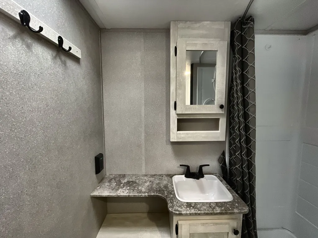 2024 Shasta I-5 530QB, Photos photo 18