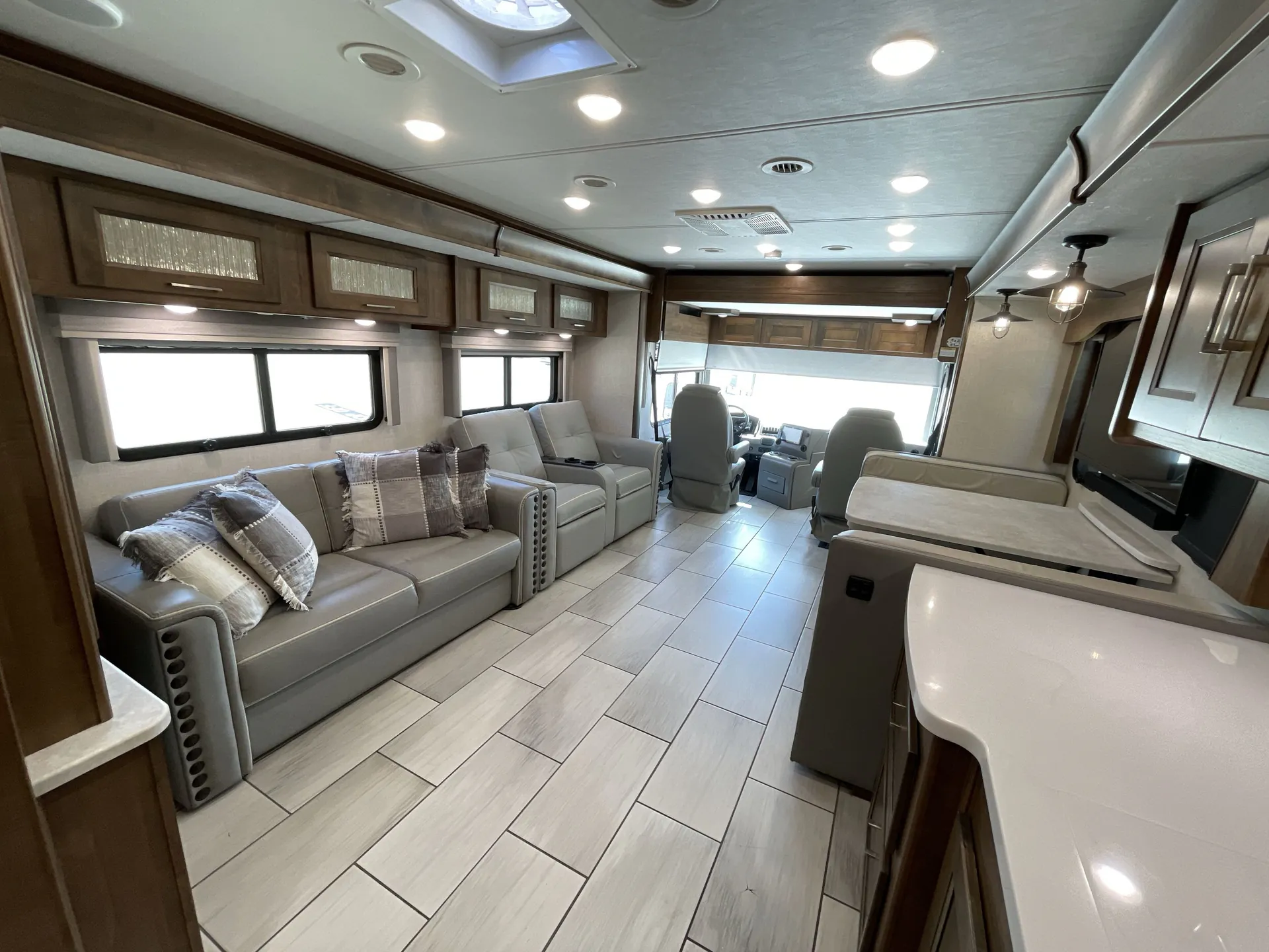 2020 Coachmen Sportscoach Rr 403QS — living area main