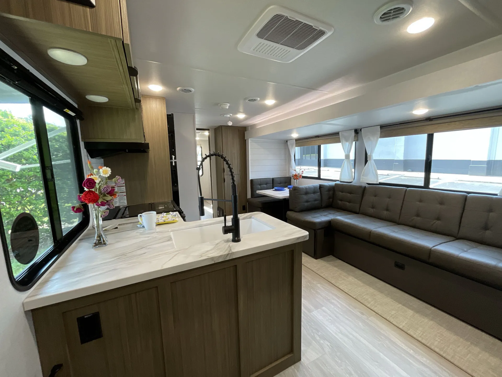 2027 Forest River Salem 33TS — living area main