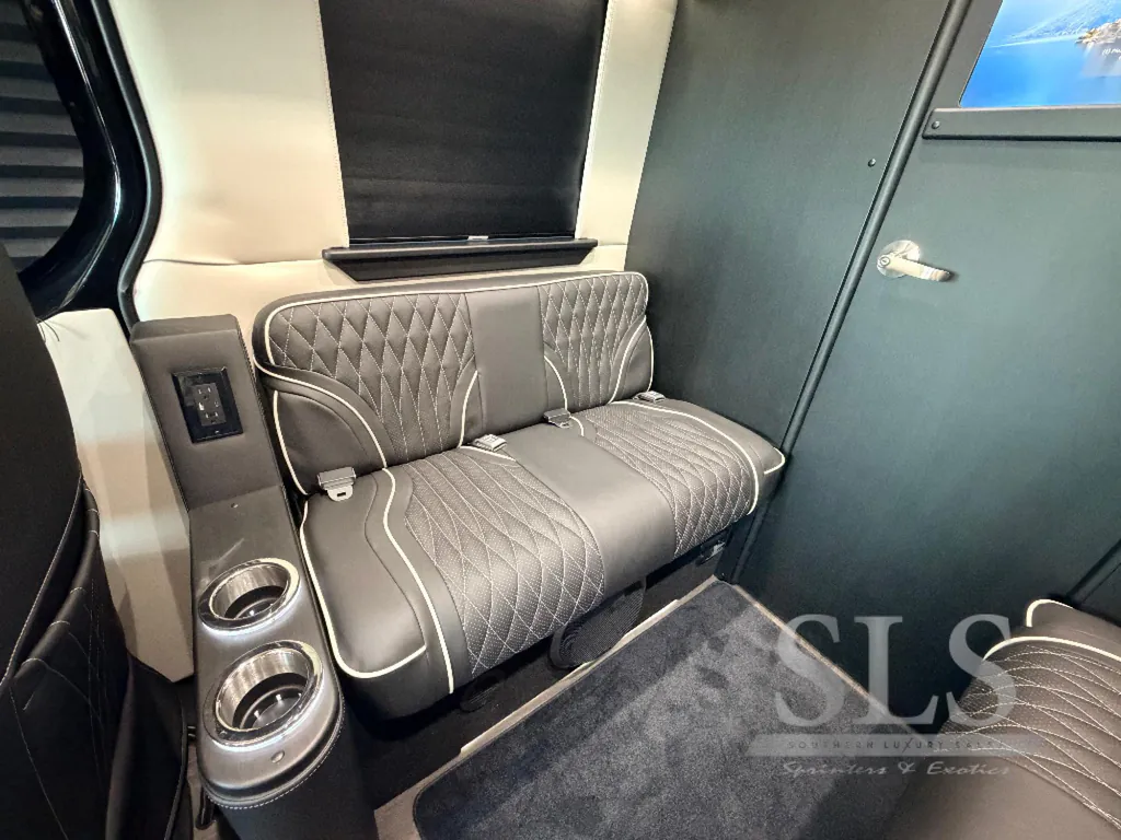 2026 Midwest Automotive Designs Luxe Cruiser D4, Photos photo 32