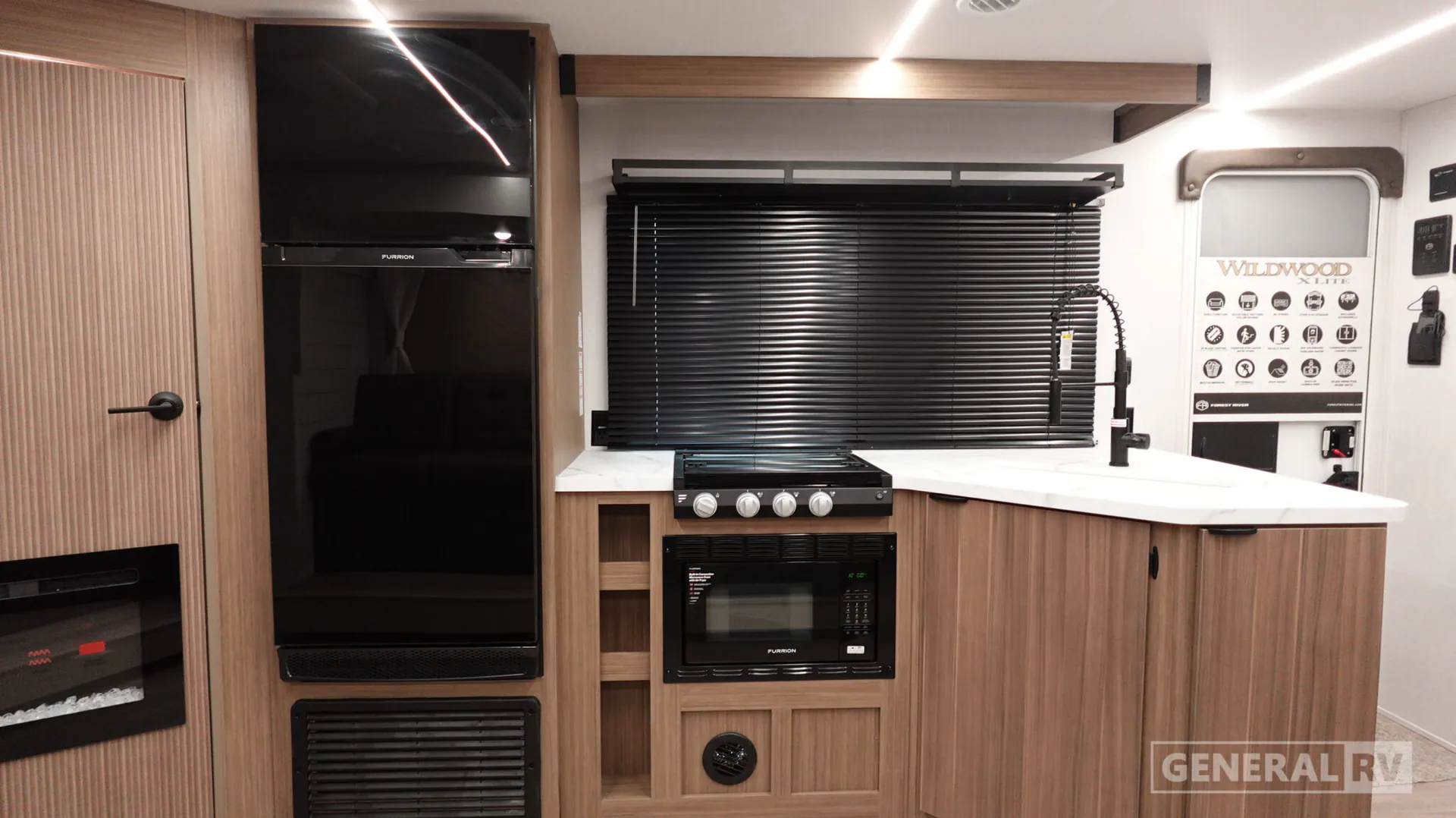 2026 Forest River Wildwood X-Lite 26ICE — Photo 6