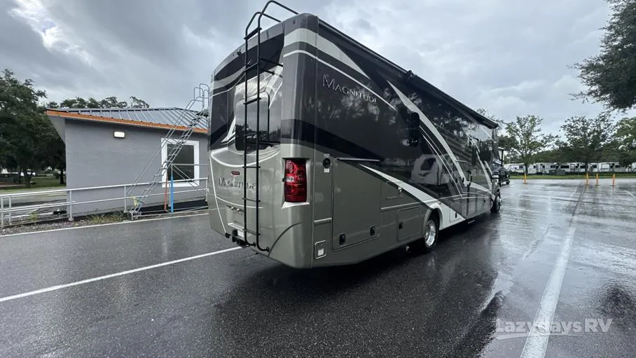 2022 Thor Motor Coach Magnitude RS36 - Photo 4