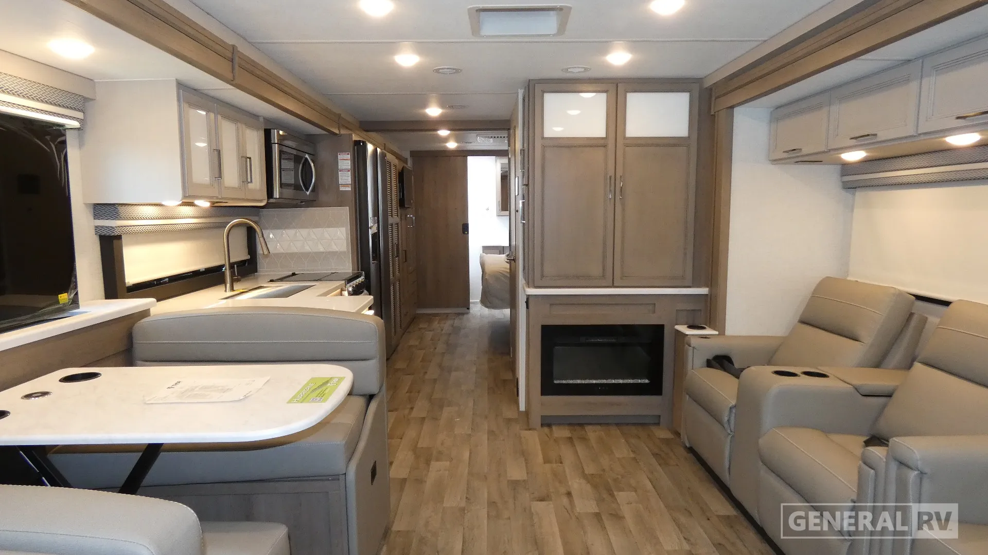 2026 Thor Motor Coach Hurricane 36H - Photo 3