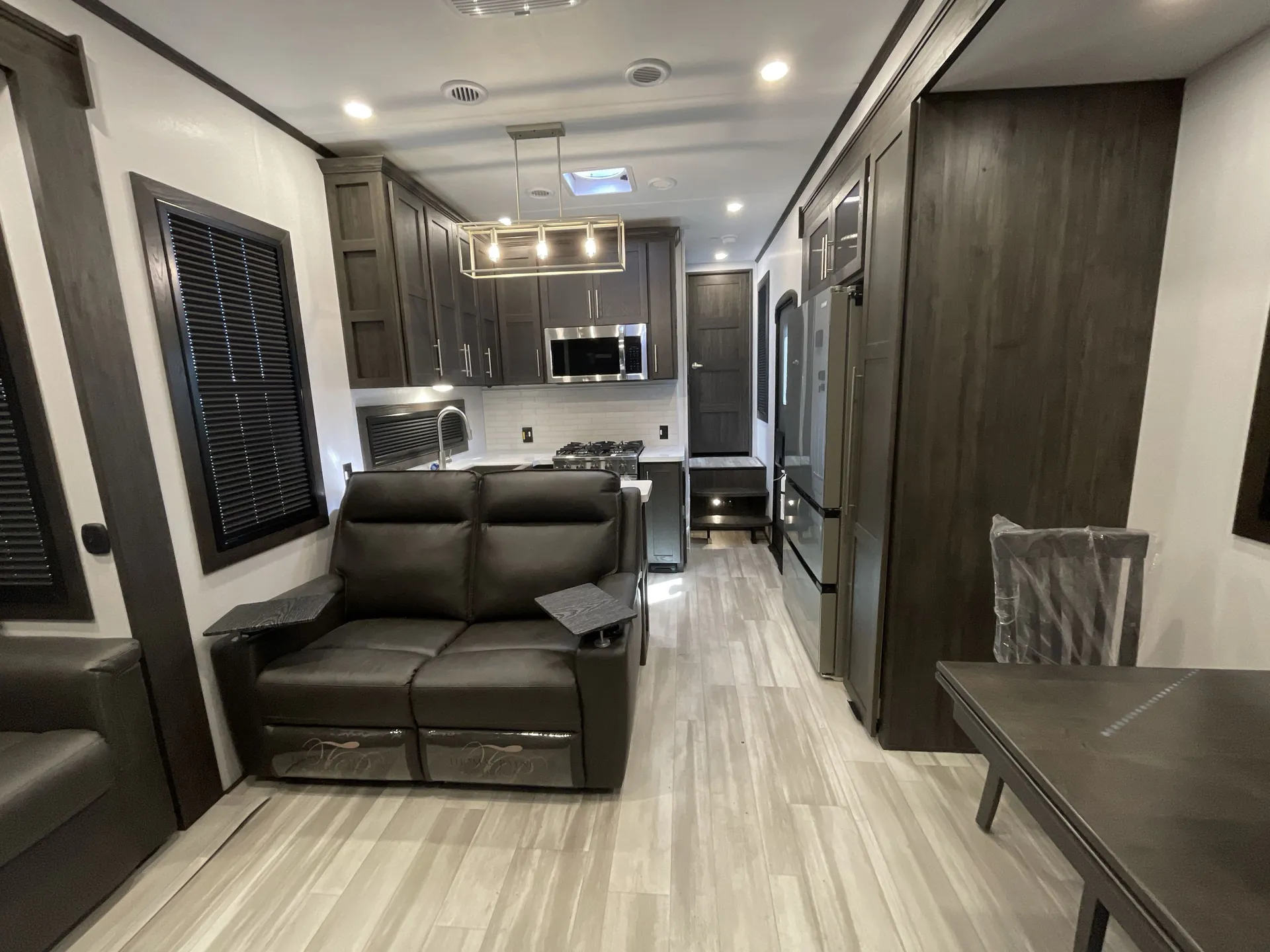2025 Keystone Fuzion 442 — living area main