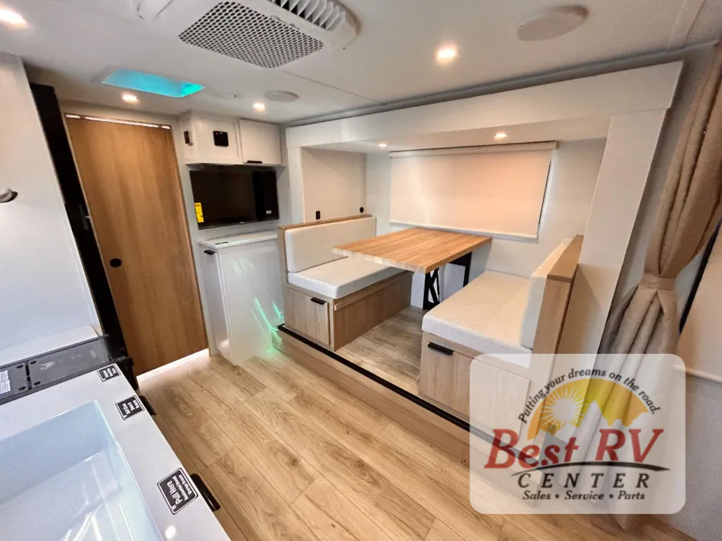2027 Winnebago Micro Minnie 2108DS, Photos photo 14