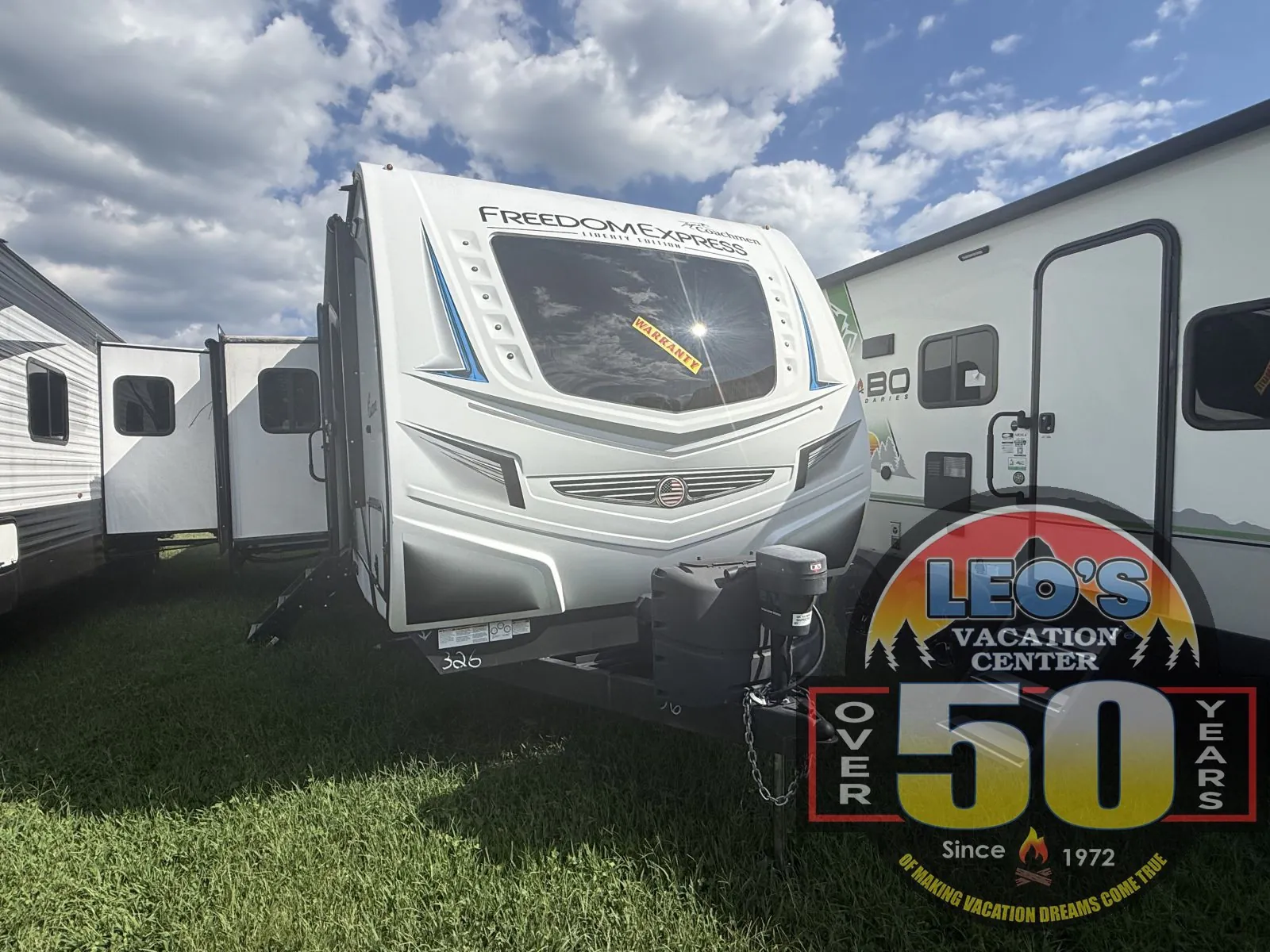 2021 Coachmen Freedom Express Ultra Lite 326BHDS - Photo 2