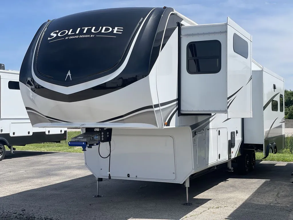 2026 Grand Design Solitude 370DV - Photo 4