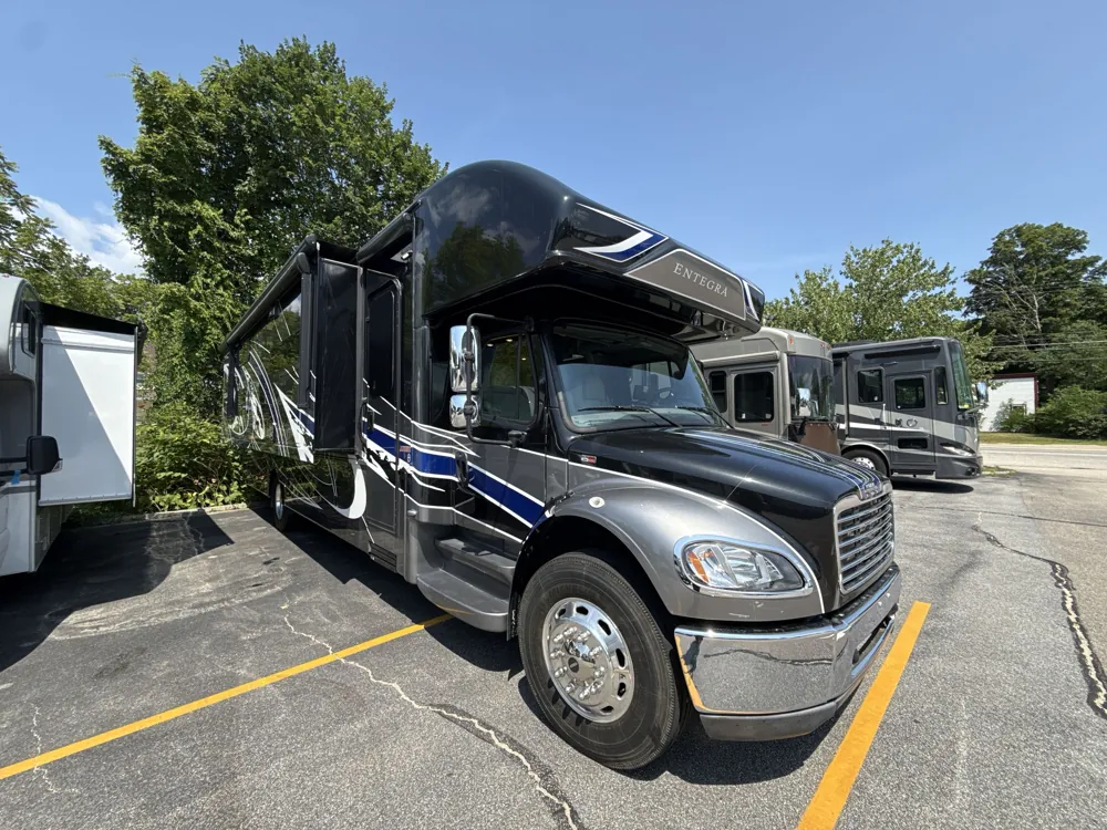 2021 Entegra Coach Accolade 37L - Photo 2