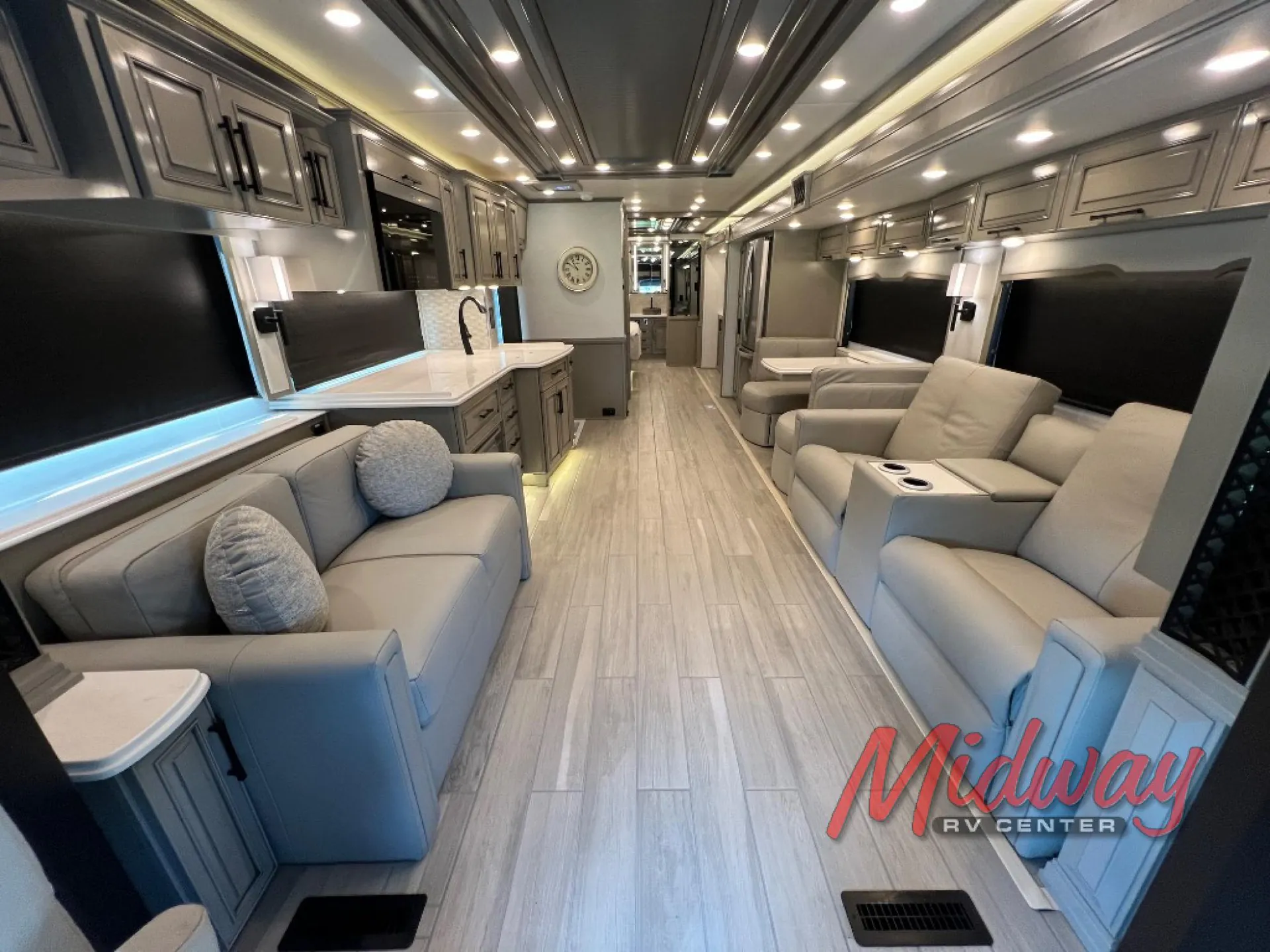 2026 Newmar Summit Aire 4505 - Photo 4