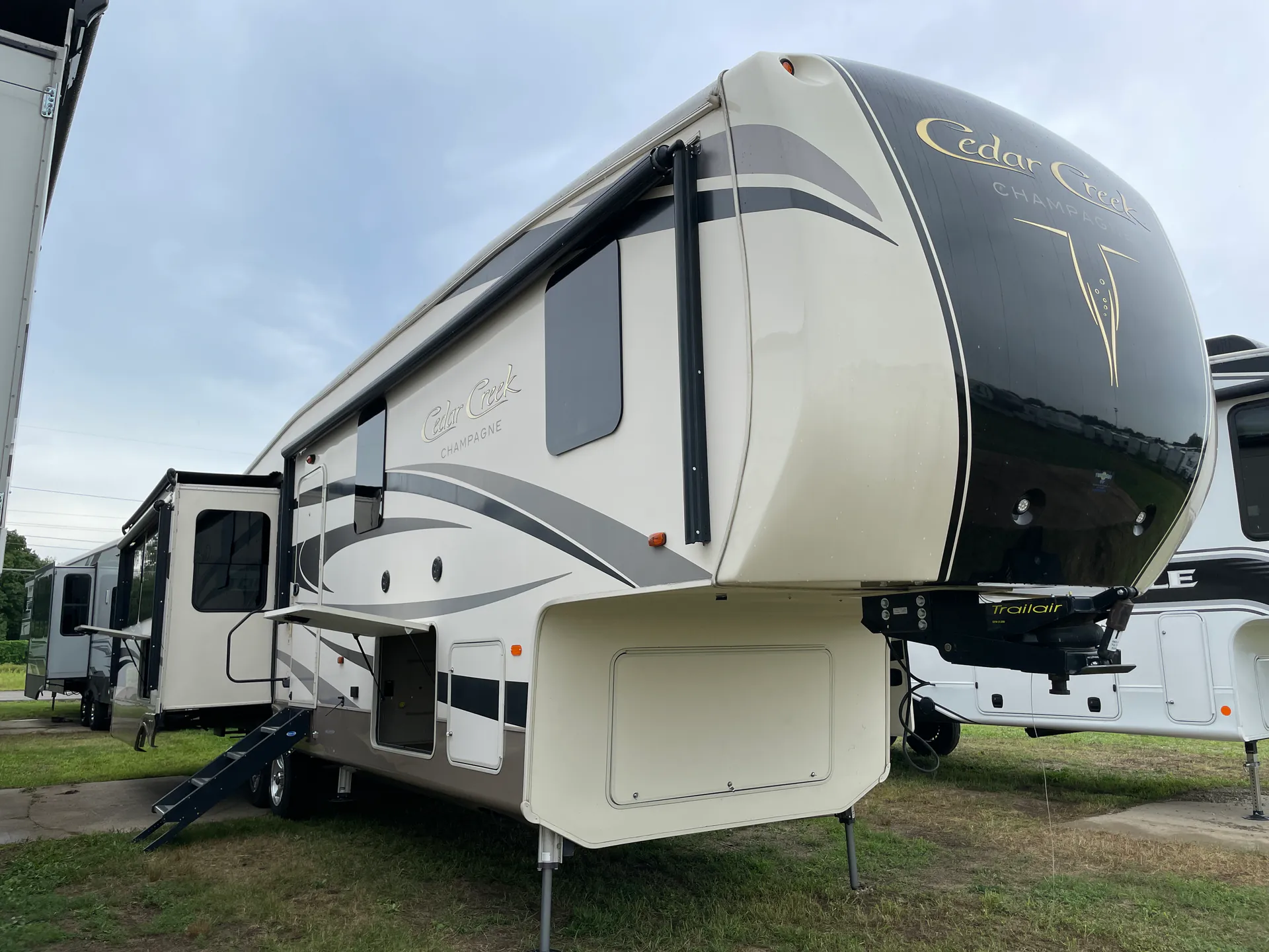 2018 Forest River Cedar Creek Champagne Edition 38EL