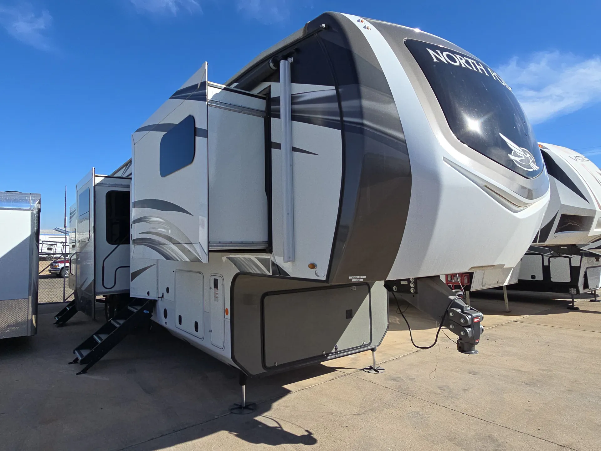 2020 Jayco North Point 383FKWS - Photo 2