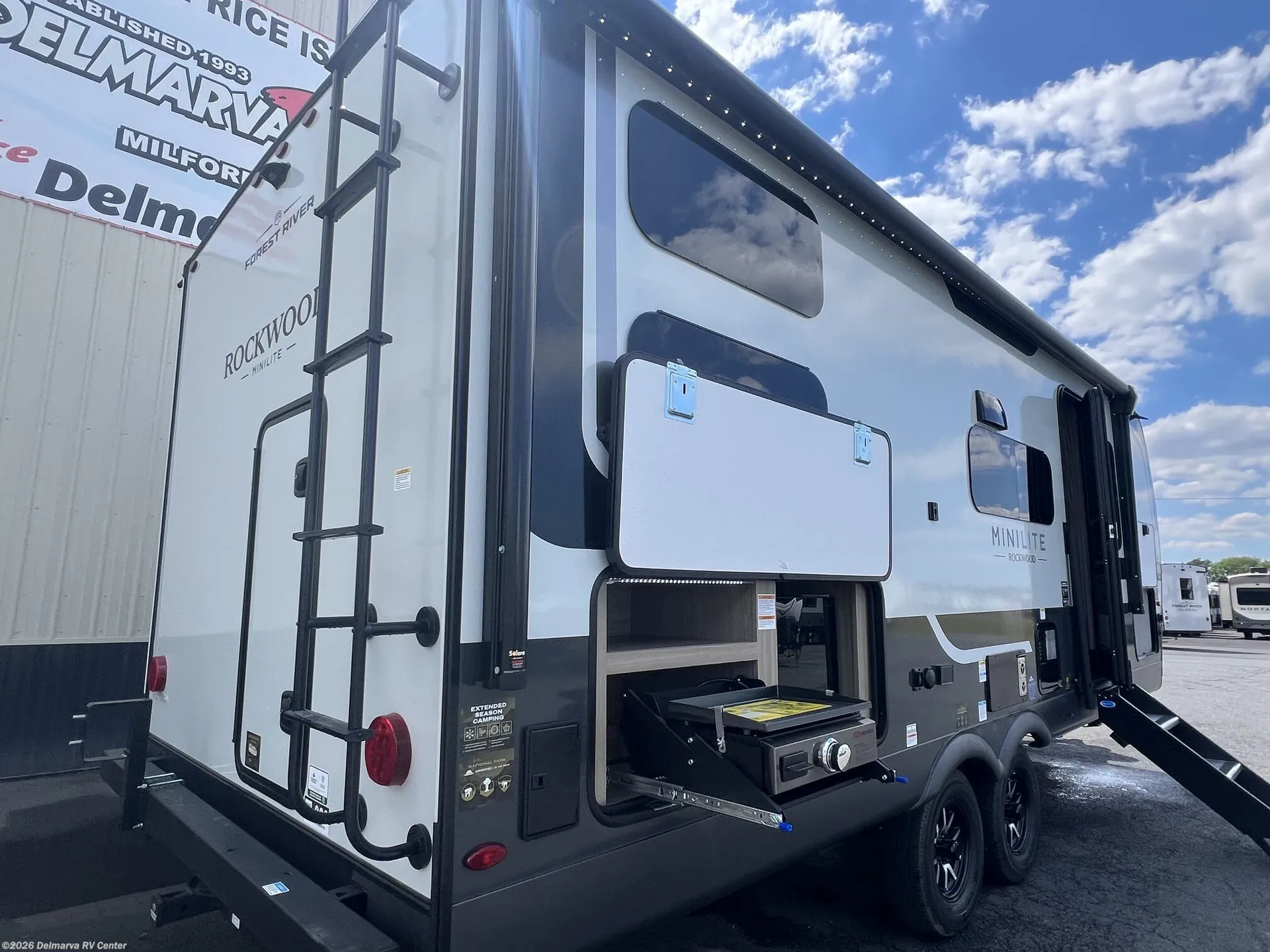 2027 Forest River Rockwood Mini Lite 2509S — Photo 5