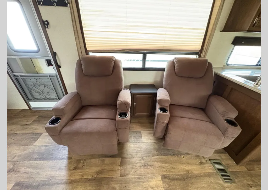 2018 Forest River Salem Hemisphere Lite 282RK, Photos photo 9