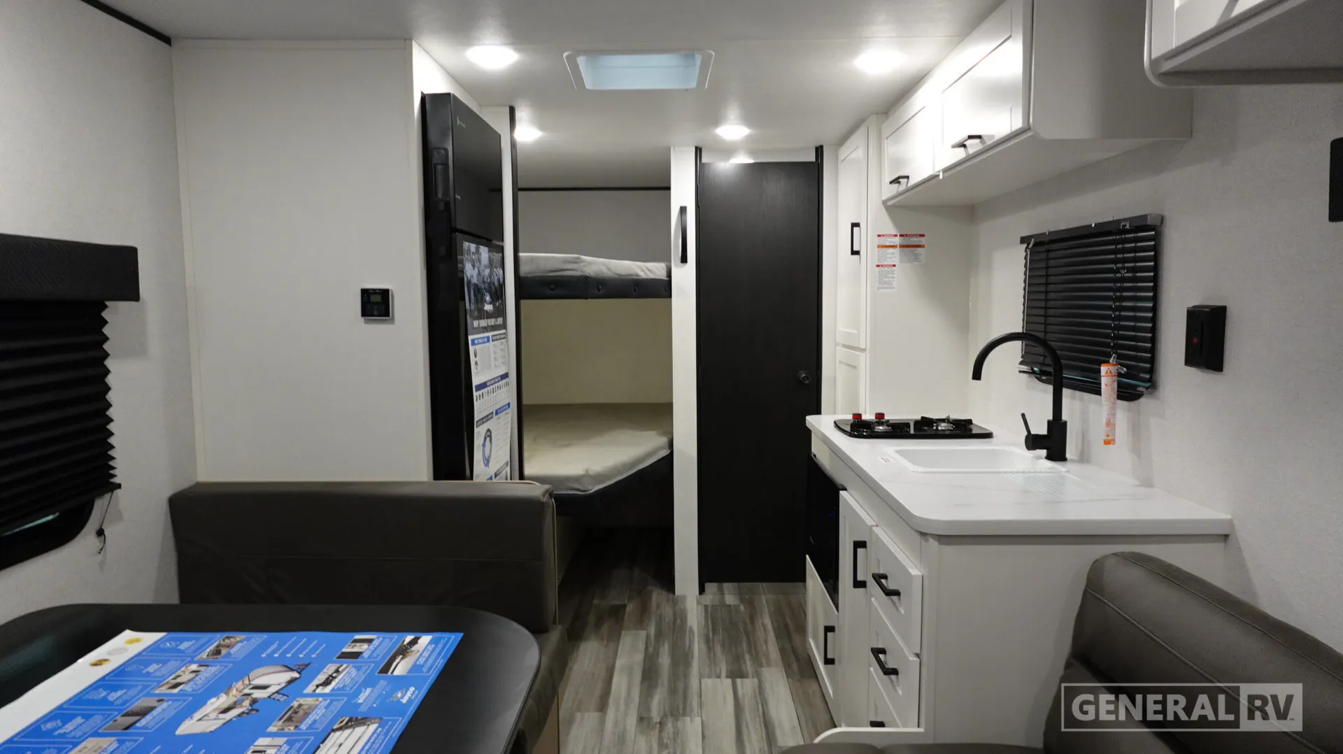 2026 Jayco Jay Flight SLX 250BH - Photo 3