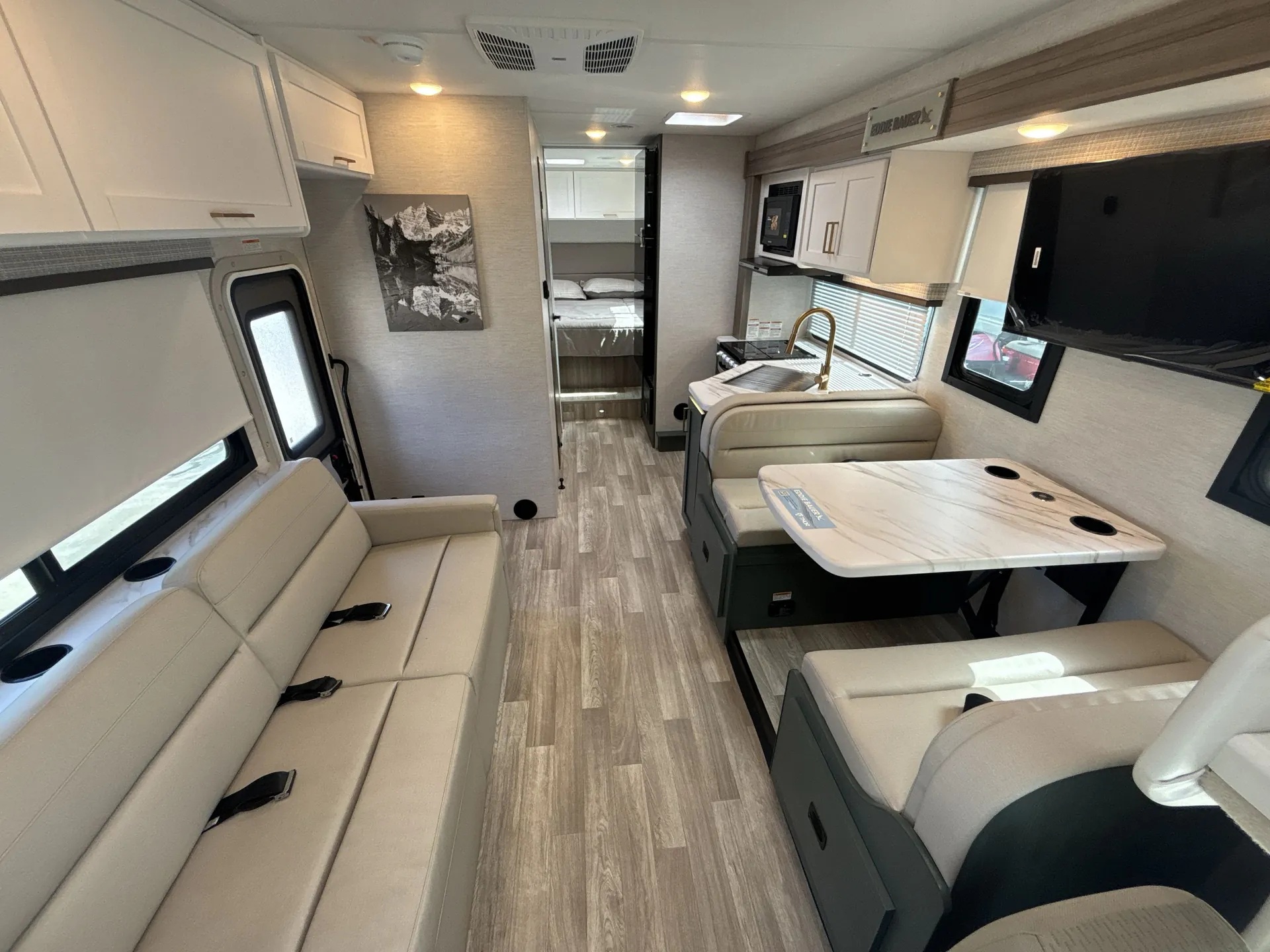 2026 Thor Motor Coach Eddie Bauer 28EB - Photo 3