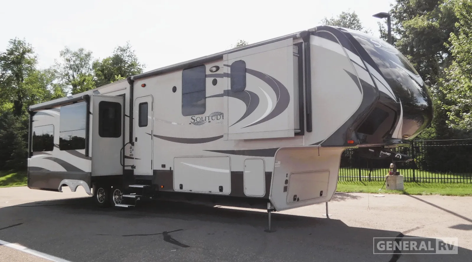 2016 Grand Design Solitude 384GK - Photo 2