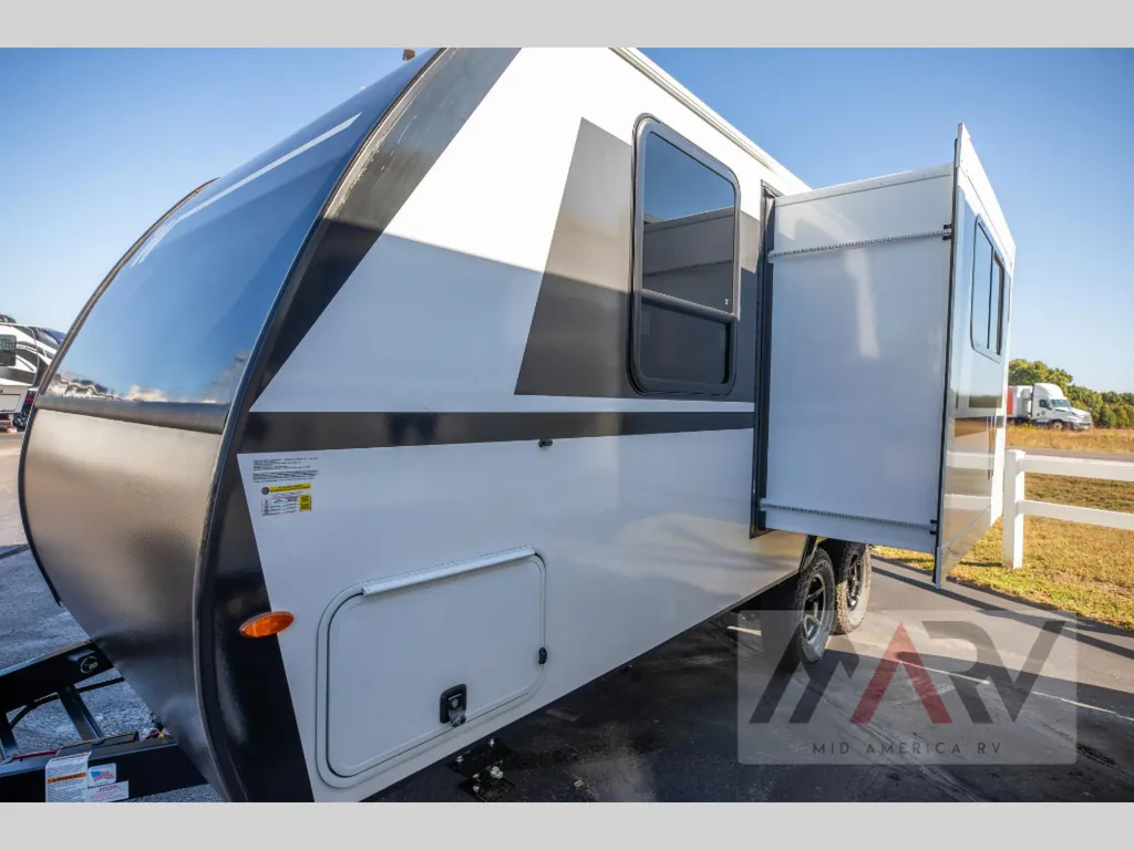 2027 Winnebago Micro Minnie 2108DS, Photos photo 4
