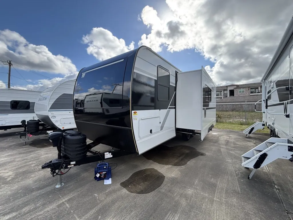 2027 Winnebago Thrive 25RLS - Photo 4