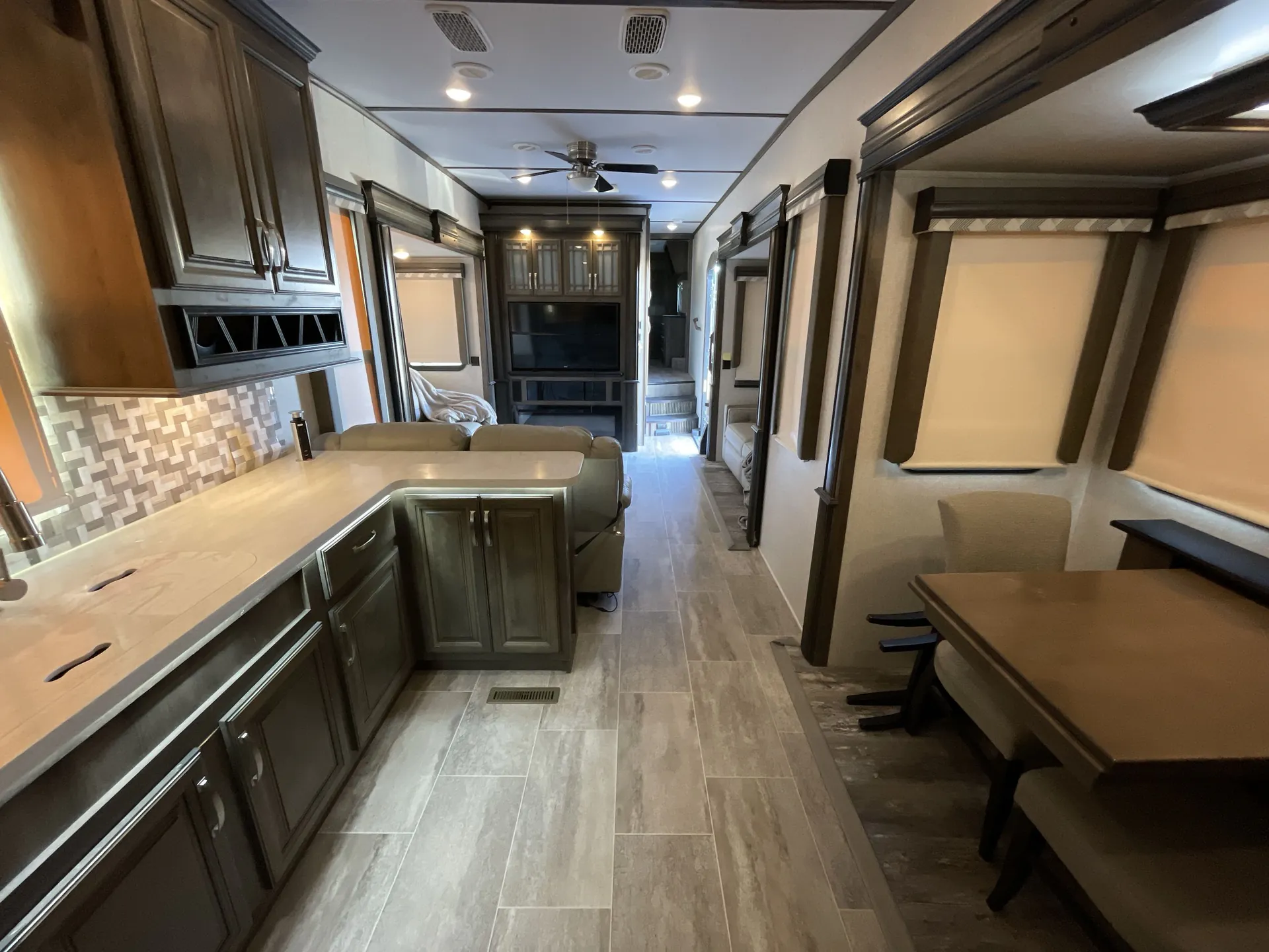 2019 Keystone Montana 3700LK — living area main