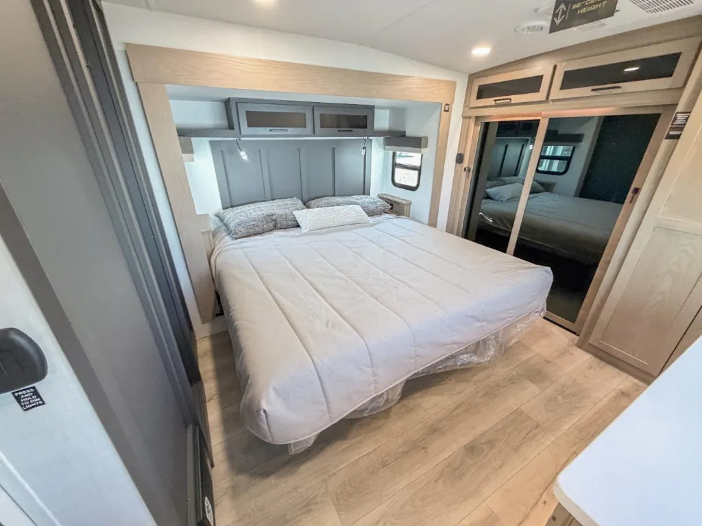 2026 Forest River Rockwood Signature R372RL, Photos photo 12