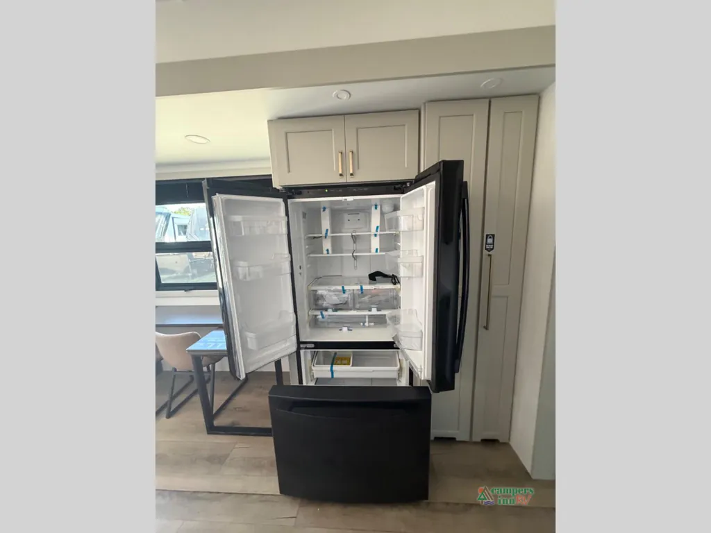 2026 Brinkley Model G 3950, Photos photo 13