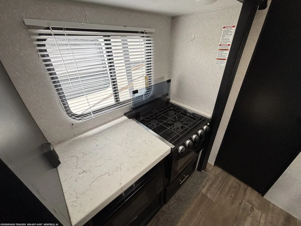 2022 Forest River Cherokee 304BH, Photos photo 16