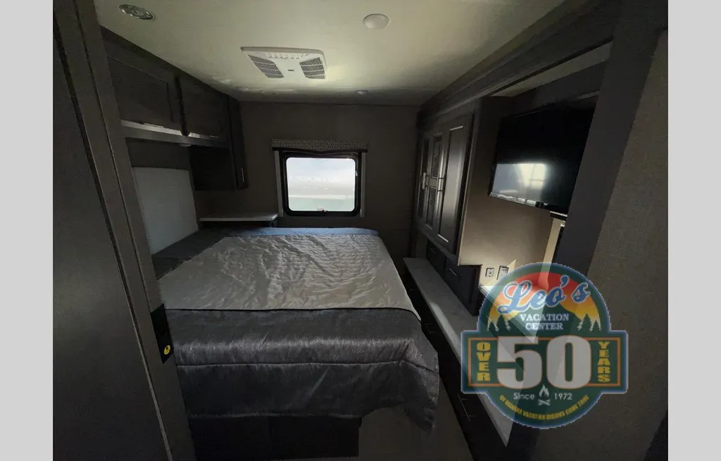 2022 Thor Motor Coach Magnitude RS36, Photos photo 24