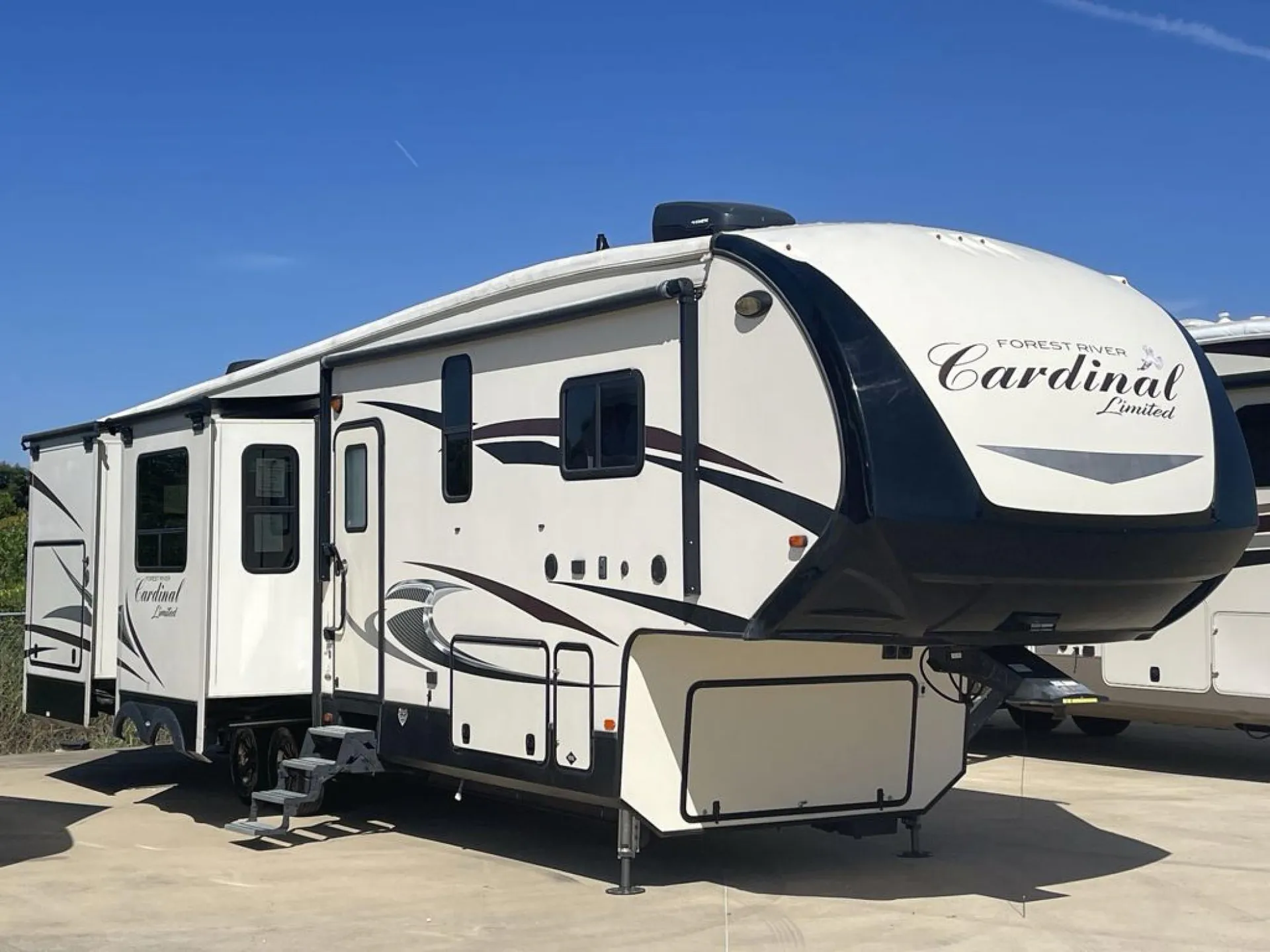 2020 Forest River RV Cardinal Limited 388RDLE - Photo 2