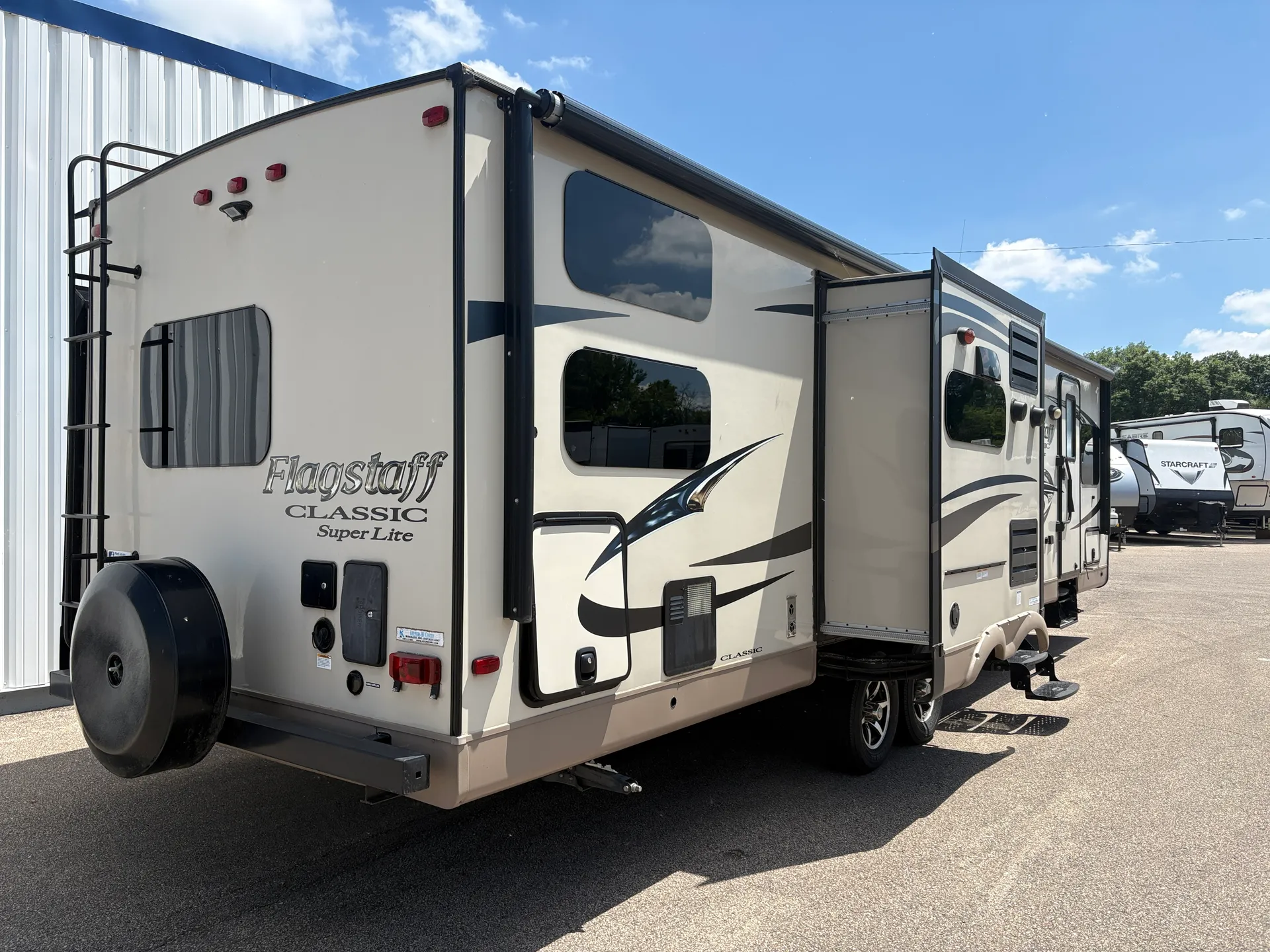 2017 Forest River Flagstaff Classic Super Lite 832BHIKWS - Photo 3