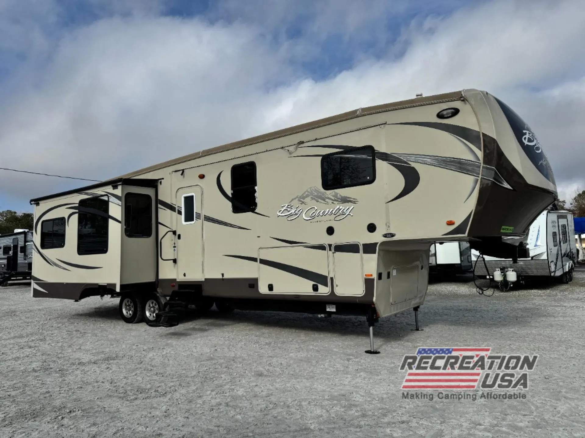 2012 Heartland Big Country 3650RL - Photo 2