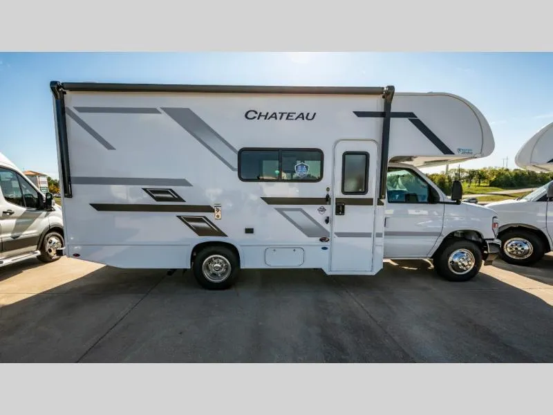 2026 Thor Motor Coach Chateau 22Z - Photo 3