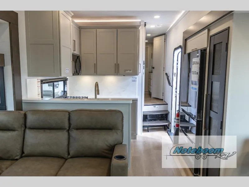 2027 Alliance RV Paradigm 395DS - Photo 3