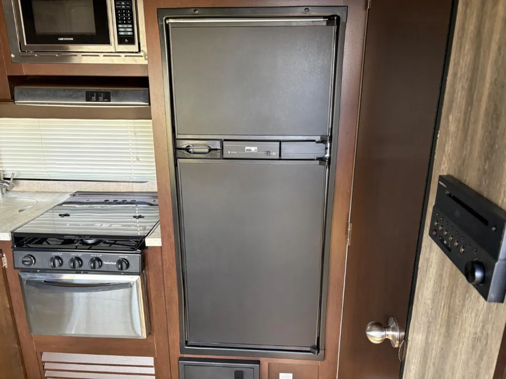 2018 Forest River Cherokee Grey Wolf 25RR, Photos photo 17