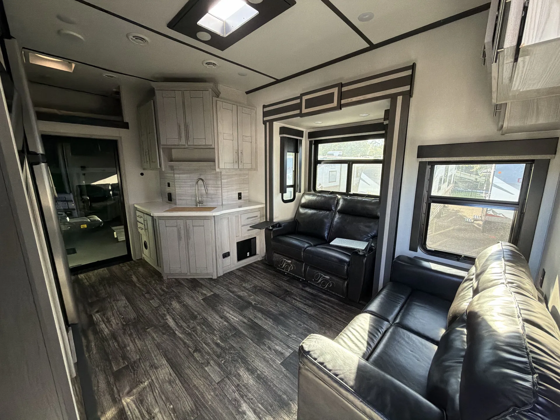 2022 Keystone Fuzion 379 — living area main