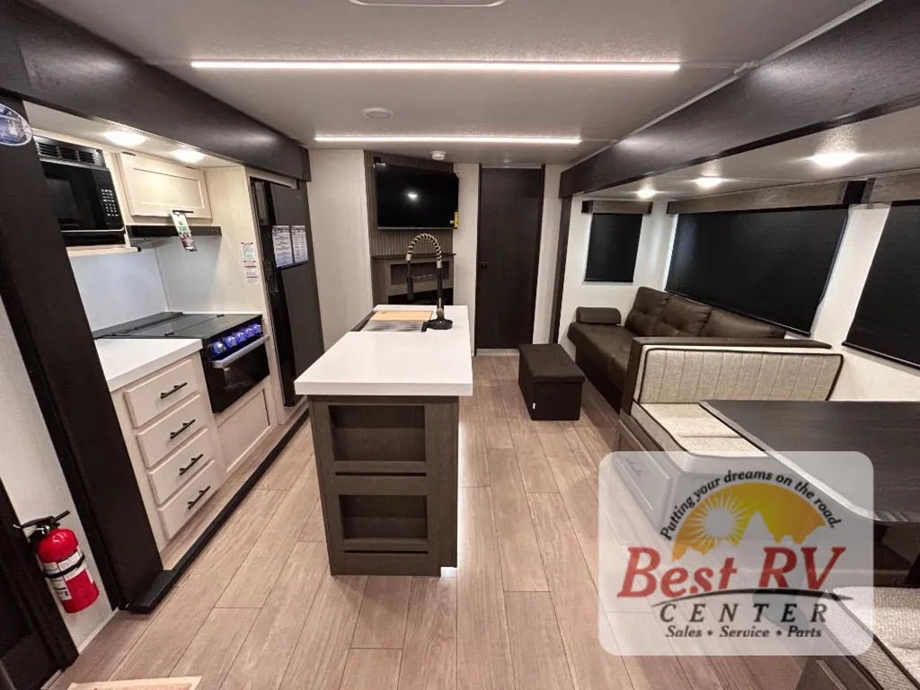 2026 Forest River Cherokee Alpha Wolf 33BH, Photos photo 11