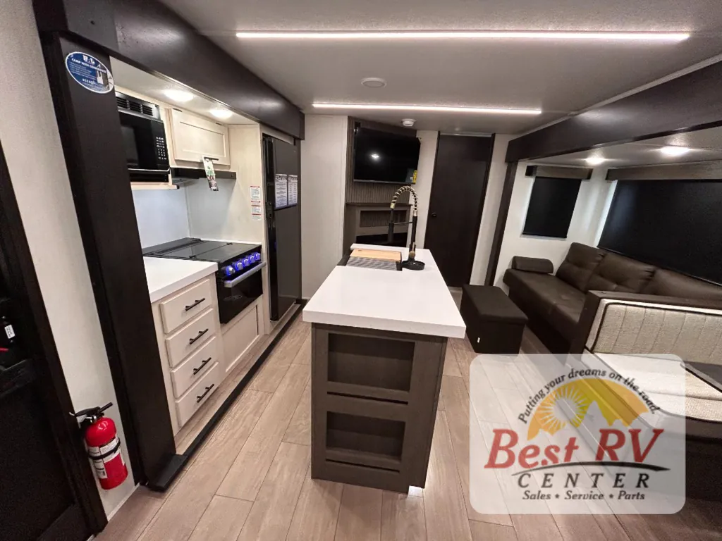 2026 Forest River Cherokee Alpha Wolf 33BH, Photos photo 16