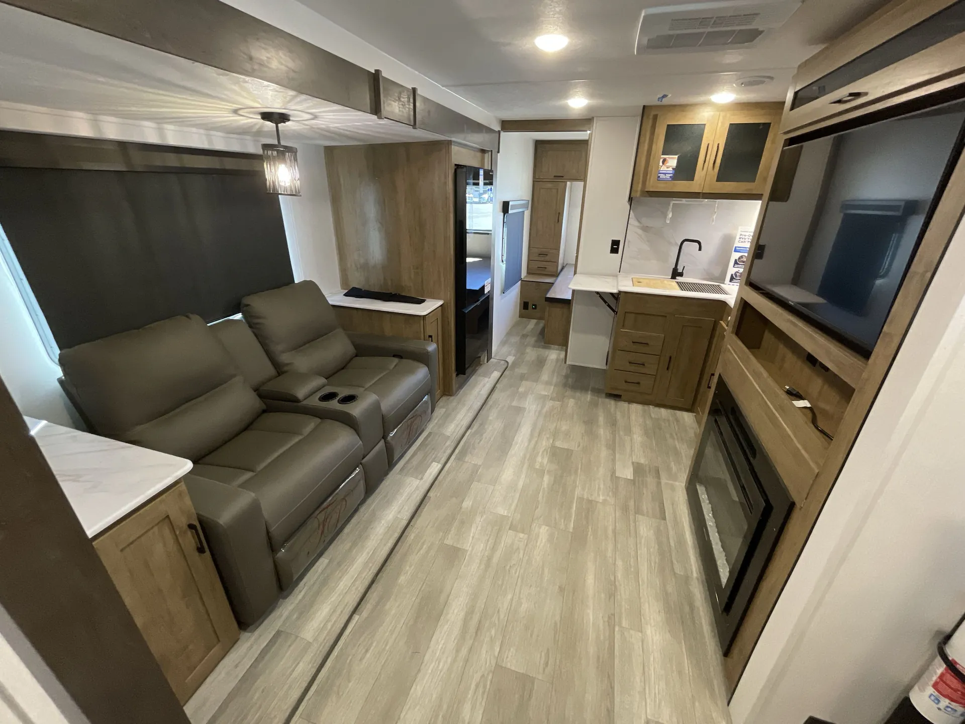 2024 Coachmen Freedom Express Ultra Lite 258BHS — living area main
