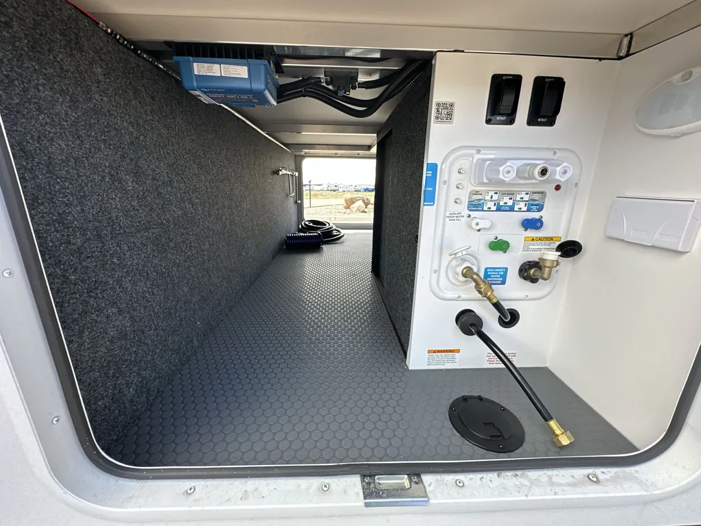 2026 Brinkley Model I 294, Photos photo 3