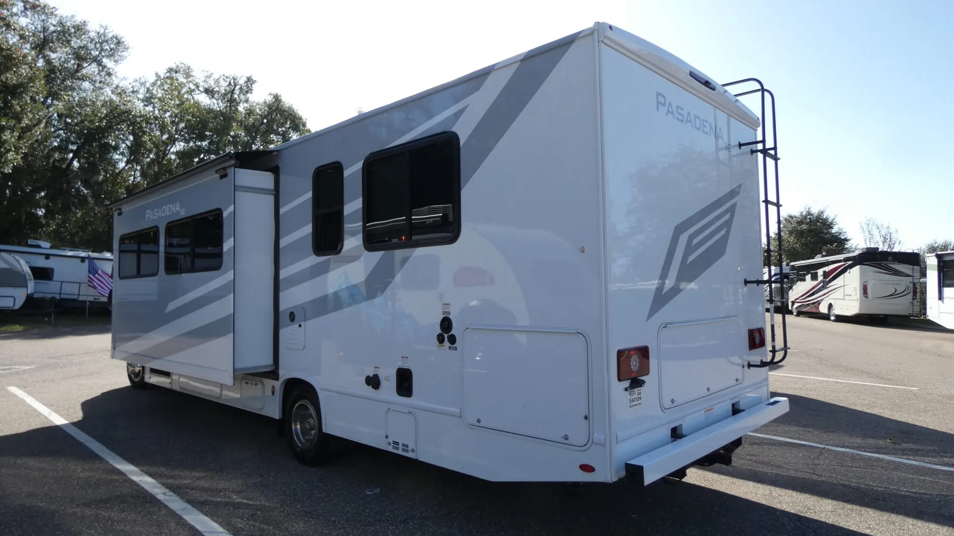 2026 Thor Motor Coach Pasadena SE SH31 - Photo 4
