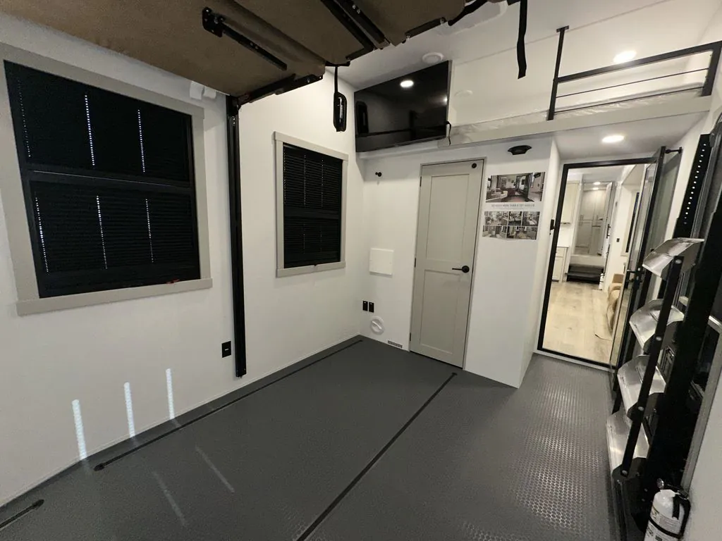 2026 Brinkley Model G 4170, Photos photo 20