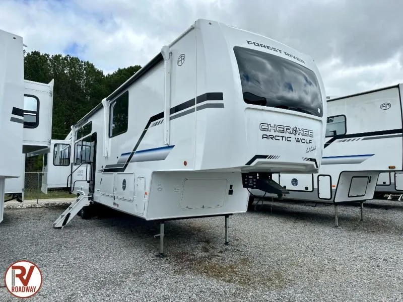 2026 Forest River Cherokee Arctic Wolf 38LEAHG - Photo 2