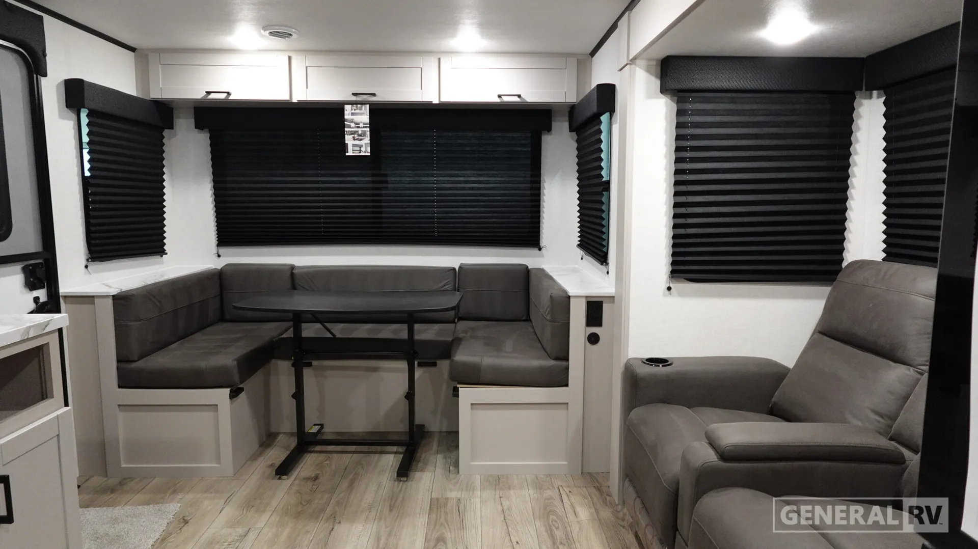 2026 Jayco Jay Feather SL 25RLSL - Photo 3
